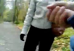 Rubia estudiante señoritas desnudandose acariciando un canal con sus dedos tratando de hacer