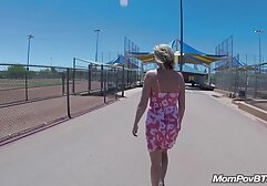 Chupando su novio derecho y escalada en su polla mujeres desnudas gordas gratis